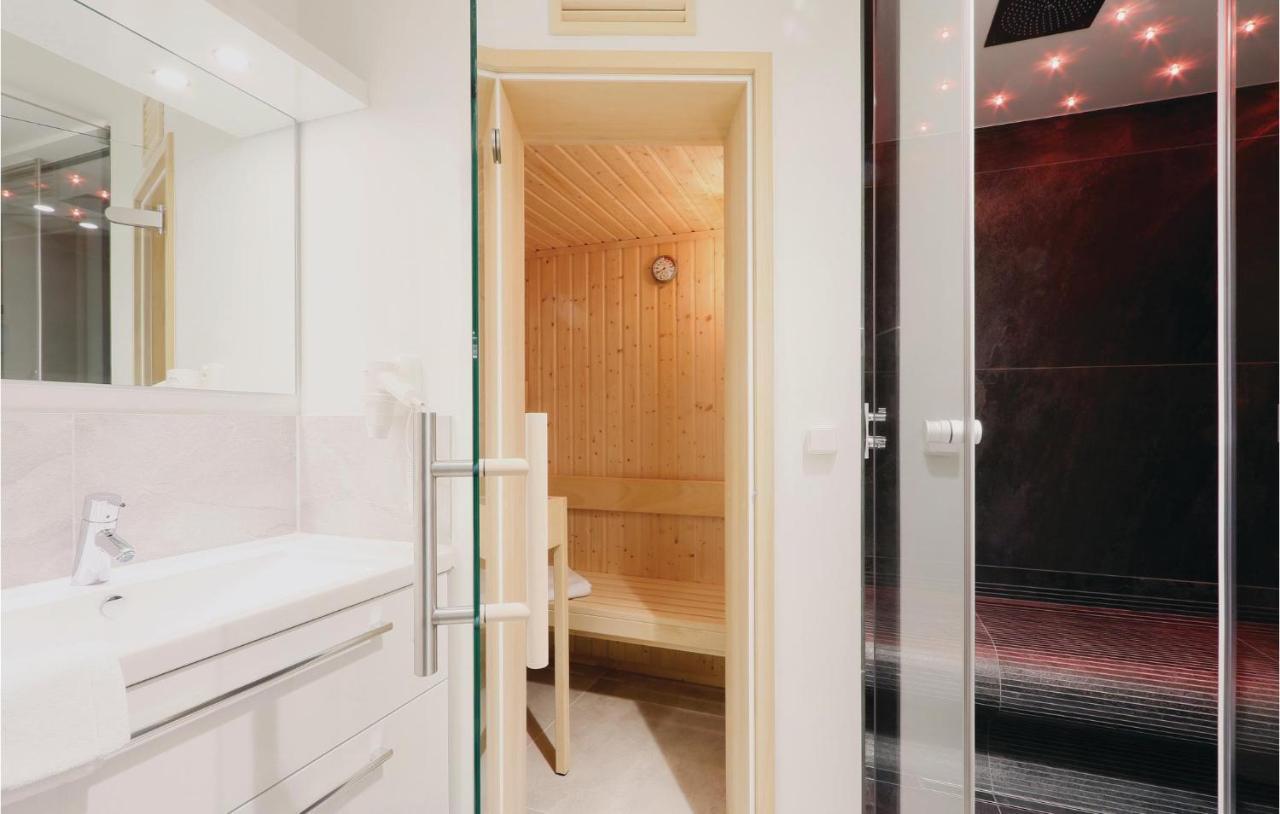 Cozy Apartment In Luebeck Travemuende With Sauna Exterior photo